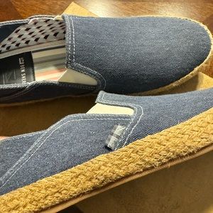 Men size 8 Ben Sherman denim canvas rubber heel shoes